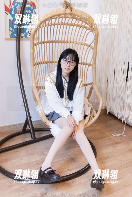 BoBoSocks袜啵啵 - 小沫的写真，我对这白棉袜的爱其实没你们想象的那么单纯