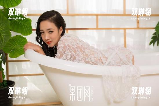 GIRLT果团网 - 酸酱兔带你领略校园风情，免费作品犹如美味彩蛋！