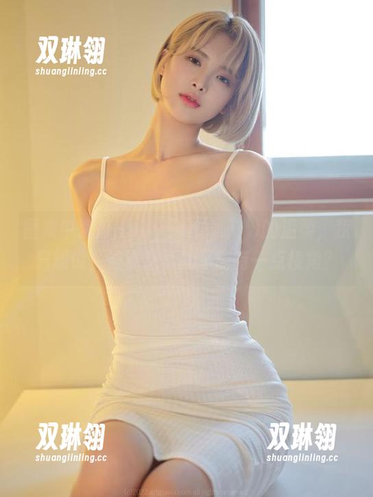 图集中满是Hyoyeon(김효연)的温柔，我只想说，谁说温柔就不能有一点棱角？