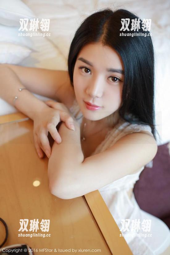 MFStar模范学院 - 略带青涩的唐琪儿il校服图集，谁说抓拍不能有点气场？