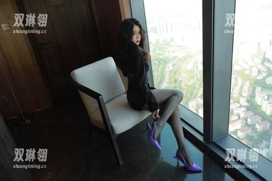微密圈 - 旗袍的华丽与Sia不吃鱼的无奈，图片呈现出一股说不清的喧嚣