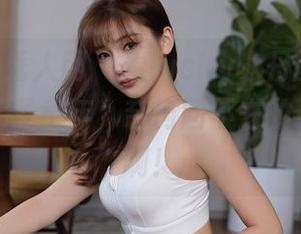 Xiuren秀人网 – 看lucky咏丹的粉色图片又想起了童年，奈何回不去的糖果岁月啊！