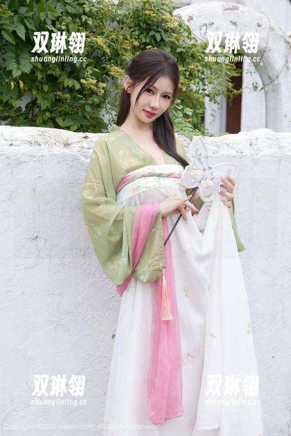 Xiuren秀人网 - 姐姐冬天的夏笑笑Summer全套，原图看完，心里却只有一句：“哦，你居然这样穿。”