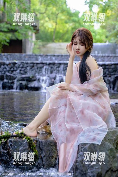 Xiuren秀人网 - 萌白酱女仆：一幅无圣光的作品，居然让我想入非非！