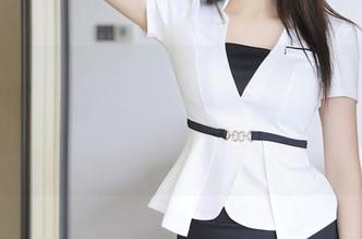 Xiuren秀人网 – 葛征Model的浴室作品集：一场对自我的静谧反思，才不是简单的泡澡时间。