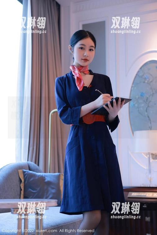 Xiuren秀人网 - 麻布学妹的私房图集：瞧这一双光鲜裸足，再也不用担心拉长腿的问题！