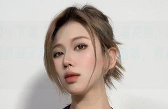 微密圈 – 下载“乙醇子”的比基尼照，想着这个网盘真成了我的新风物志，哈哈，真是什么时代了！