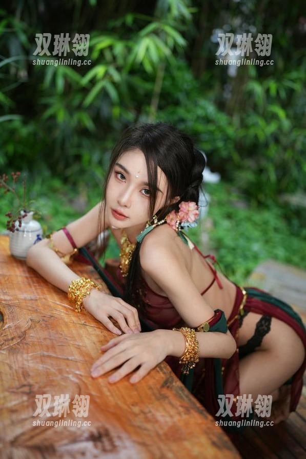 余多多Dudu这次的ASMR福利，套图中隐藏的暗示让我完全有了别样的联想！