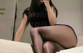 微密圈 – 俏妞qiaoniu66皮裙战靴撞上高清美图，气势如虹让大家都要为她打Call！