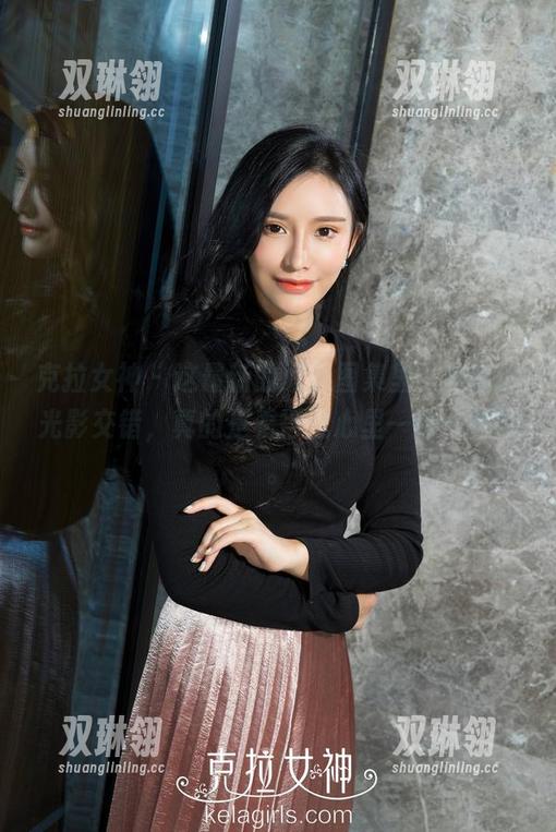 克拉女神 - 这最新的双人图集里，宋智珍光影交错，真的是看得我心里一阵一阵的。