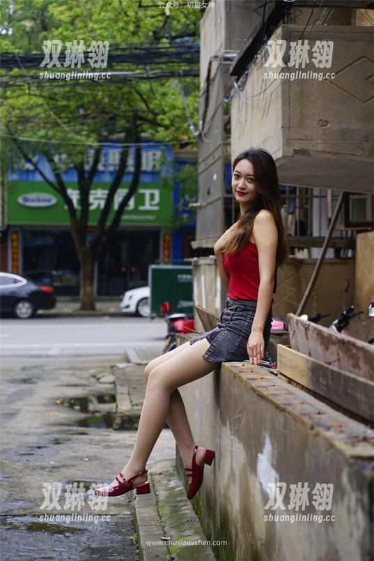 初夏女神-依依 初夏女神 - 有点意思的护士旁白:依依的定制图集找到新灵感了