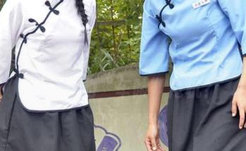 初夏女神 – 安妮走热点，这一组图集：浅装车模的“车险”危机？