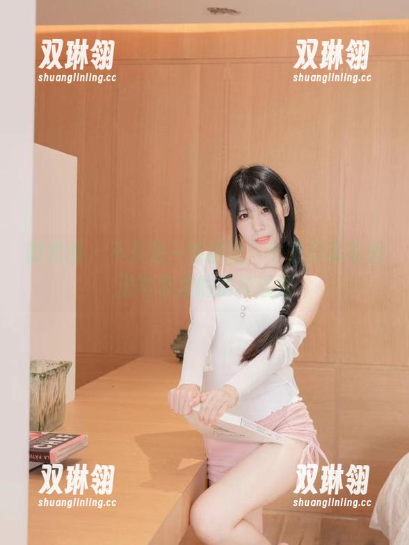 微密圈 - 不只是一条黑丝，十万口草莓粥粥写真里的别样温柔