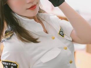千反田鹿子的COS图集，日常女警就是这个‘任性’！