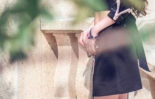 头条女神 – 想下载个秘书？戳这里，尹菲来帮忙！