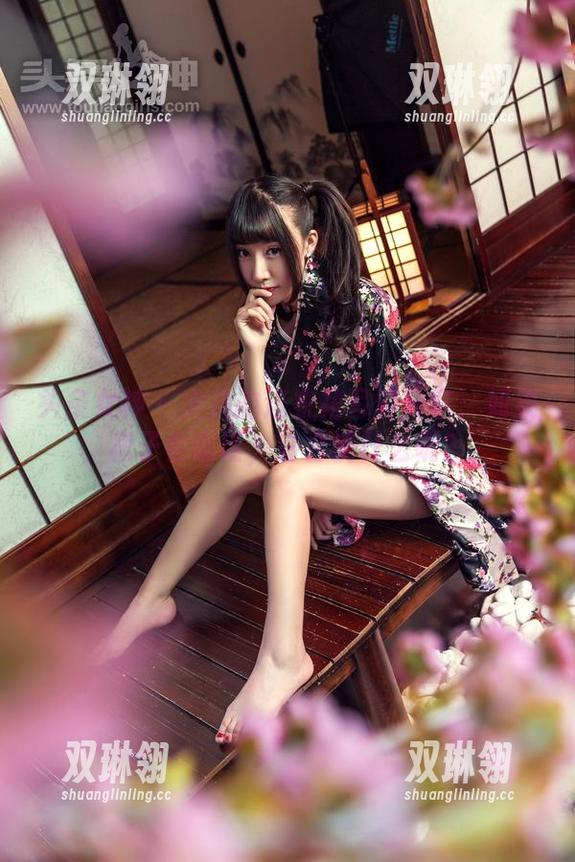 头条女神 - 火儿的连衣裙写真分享：如果裙子会说话，它会说什么呢？