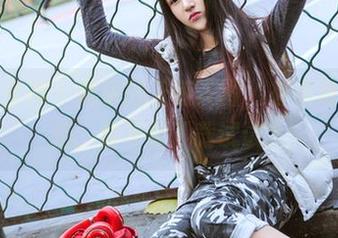 头条女神 – 琳琳的天使美图，有点难以抗拒，要不要下载试试？