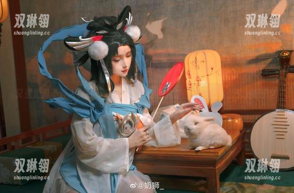 又是奶狮不咬人，最新和服扮相，这图片里的神情怎么那么好玩儿？