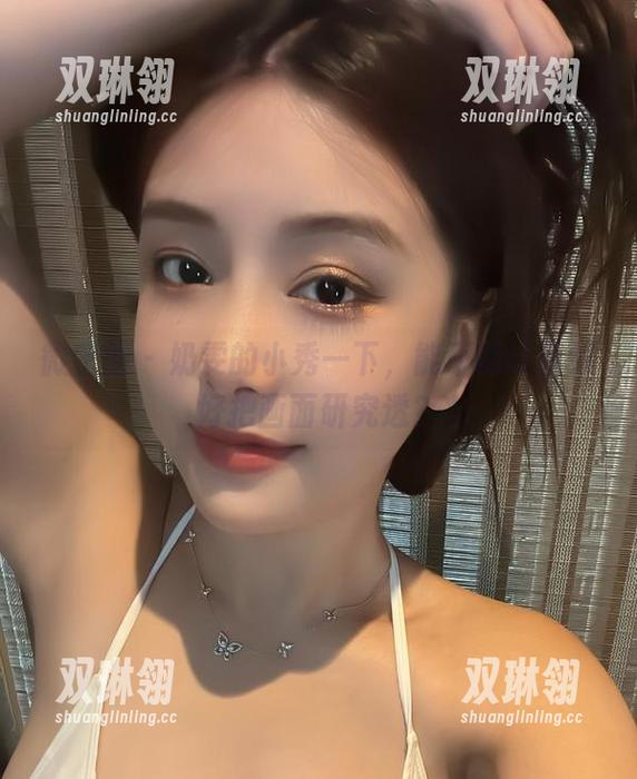 微密圈 - 奶雯的小秀一下，能不能让我好好把画面研究透？