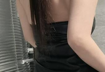 微密圈 – 王者归来！下载奶雯天台高清美照，你就是那个准备在阳台跳舞的星辰大海！