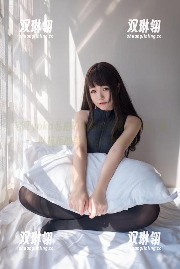 宅夏yoko私拍环绕着的索尼子旗袍，难以抗拒的美图在心中潜伏。