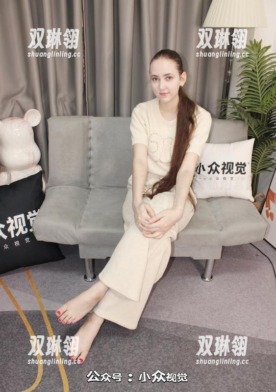 小众视觉 - 红裙带你飞——灵灵私拍套图，来了就不想走！