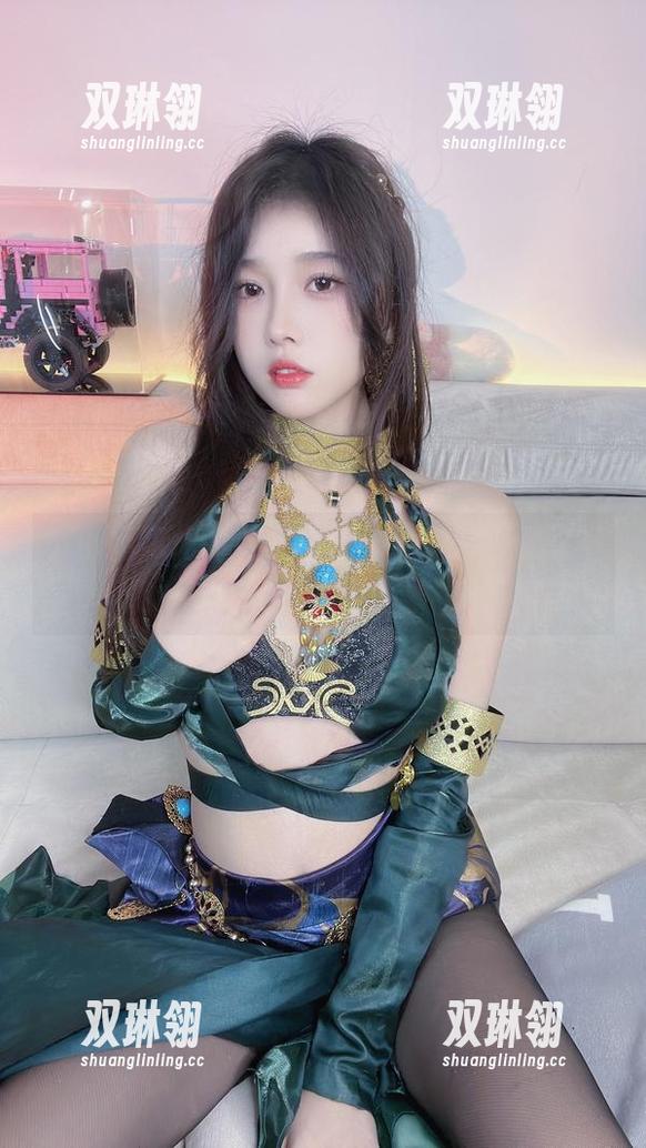 小小奶瓶儿的女王写真，全系列，你敢不看？