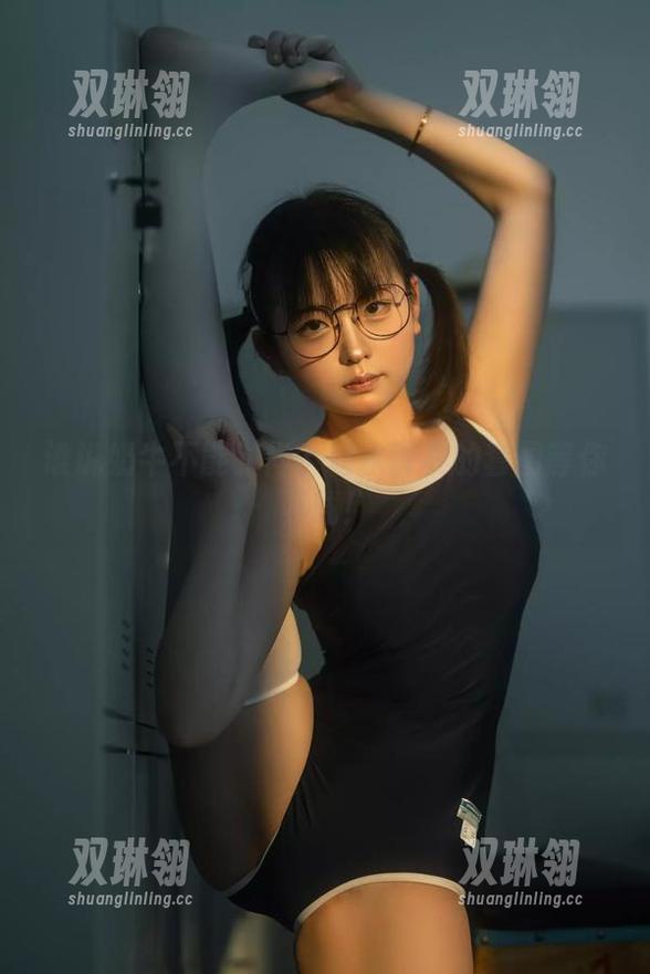 谁说奶牛不能时尚？幼水铃衣的套图等你下载！