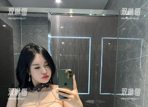微密圈 - 瞧瞧张鑫baby的“少女”写真，网盘里那个点开立即附带惊喜。