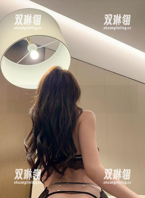 微密圈 - 借着姐姐的小提琴，徐莉芝Booty的图库值得你去慢慢下载与品味