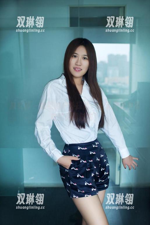推女郎 - 吻熙的户外探险：在无圣光中绽放的美图时刻！
