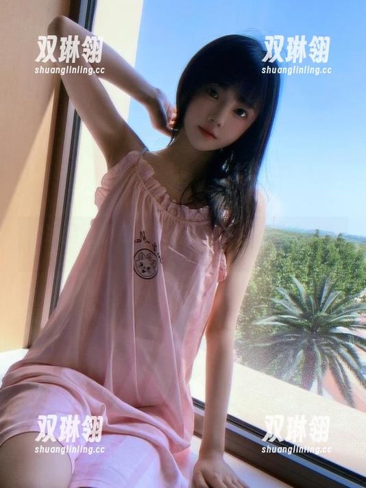 和冰淇淋的私拍共舞，桜桃喵今天有点甜。
