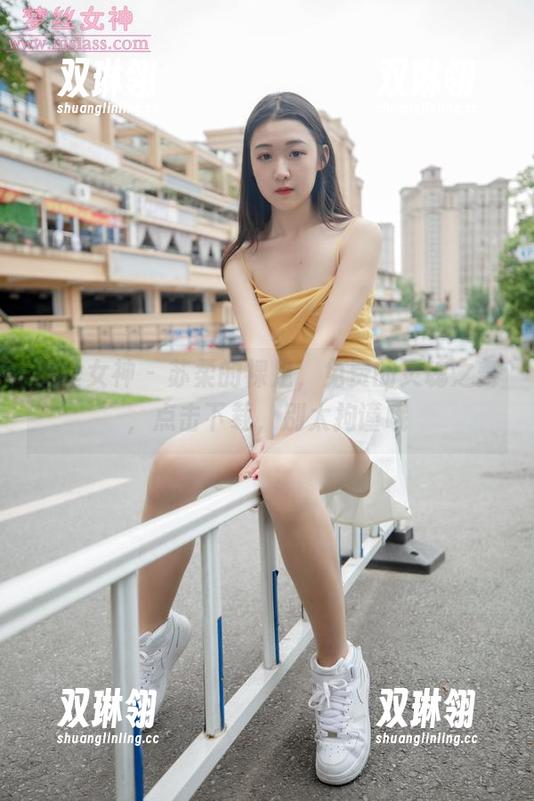 梦丝女神 - 苏柔的裸足，免费的灵魂之舞，点击下载，别太拘谨哦