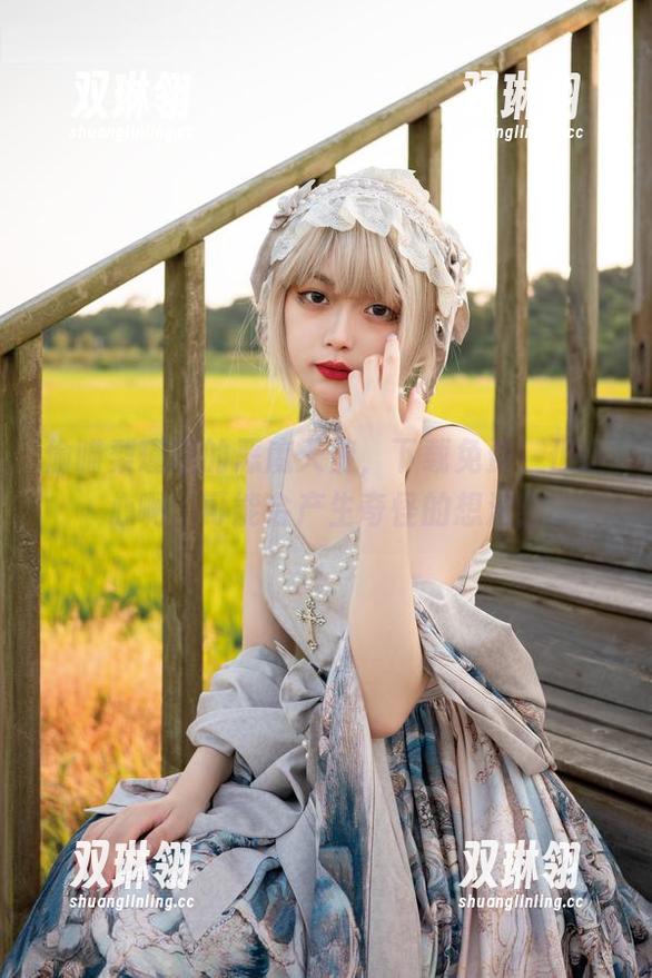 偷瞄梨瑾瑾的恶魔天使，下载免费，但小心啊，可能会产生奇怪的想法！