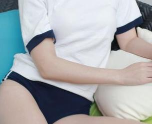 模范学院 – 仓井优香写真，天台角落的小惊喜