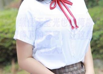 模范学院 – 纵使无圣光也难掩柳侑绮Sevenbaby眼镜下的苍穹，让这组写真生动又迷人！