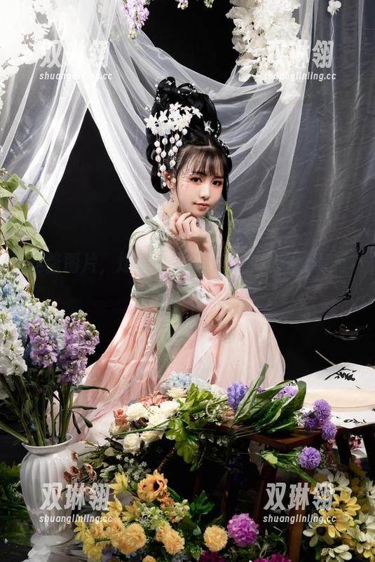 这张图片，爆机少女喵小吉的妹妹表情有点儿微妙哦～