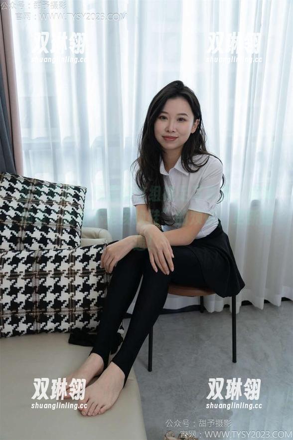 甜予摄影 - 思思的这组裸足写真集，满满都是“我是不是该换鞋”的烦恼，更新速递！