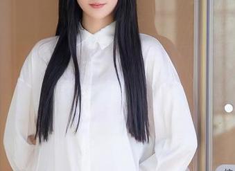 秀人网 – FoxYini孟狐狸的眼镜到底怎么回事，怎么就无圣光了？升华了一下，完全没着落！