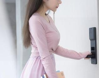 秀人网 – 你见过像舞媚歆这样会穿的纯白美图吗？小心，别在旁边吃东西，容易被晃到！