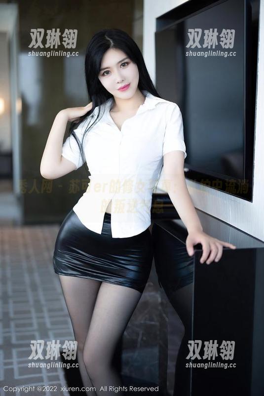 秀人网 - 苏可er的修女写真：私拍中流淌的叛逆气息