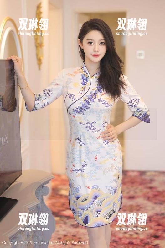 秀人网 - 作品《蕾丝》—软糖爱喝奶，原图好像有种特别的讲究