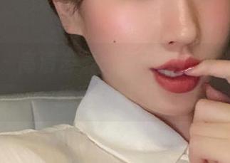 微密圈 – 高清合集：童小芯校服，真的比教室还吸引人