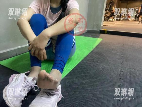 微密圈 - 新出爐的若若老师作品，长腿大作战，真的，谁能顶得住这种视线？