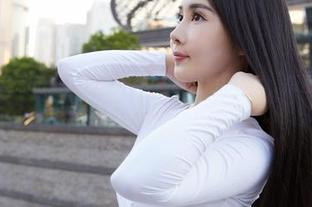 蜜桃社 – 这私拍里，露西Lucy的厨娘形象绝了，原图看着真让人想聊聊“谁才是厨房的主宰”。