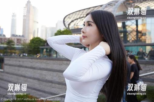蜜桃社 - 这私拍里，露西Lucy的厨娘形象绝了，原图看着真让人想聊聊“谁才是厨房的主宰”。