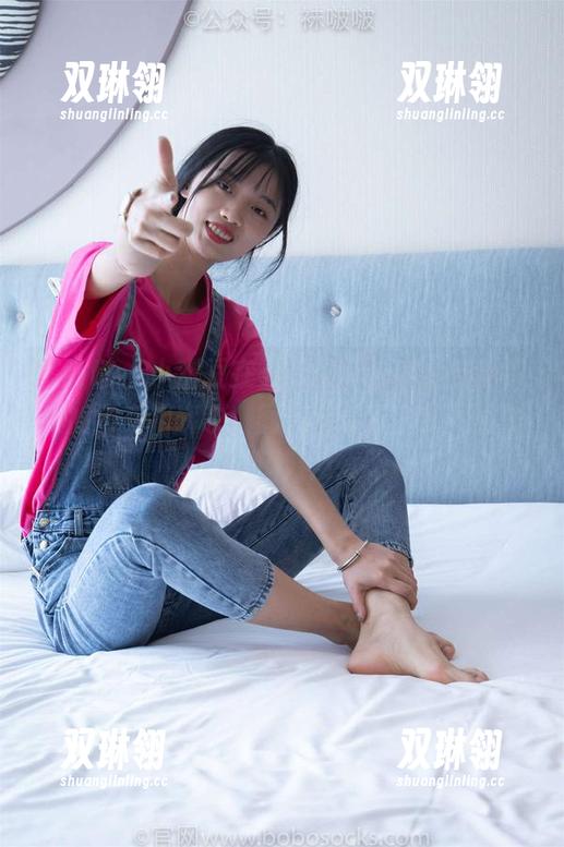 袜啵啵 - 小甜豆在无圣光下，肉丝与脚尖微加固交相辉映，图片效果让人忍不住多想几秒钟！