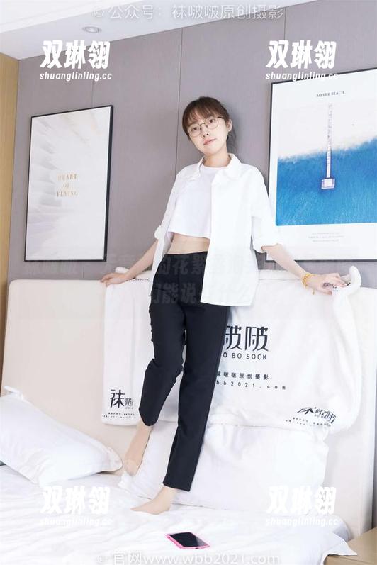 袜啵啵 - 无意间的花絮蟊泡芙的裸足原图，我们能说些什么呢