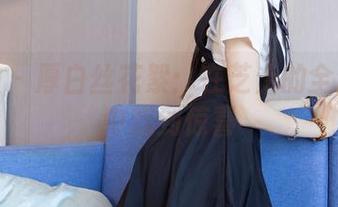 袜啵啵 – 厚白丝花絮：在芝士的全套写真中找到惊喜