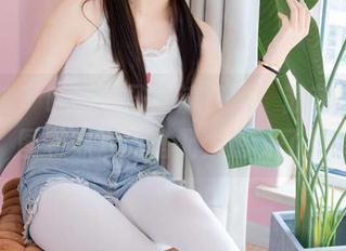 袜啵啵 – 哇哦，马上流口水！苏苏蕾丝美图和照片的搭配太销魂了！